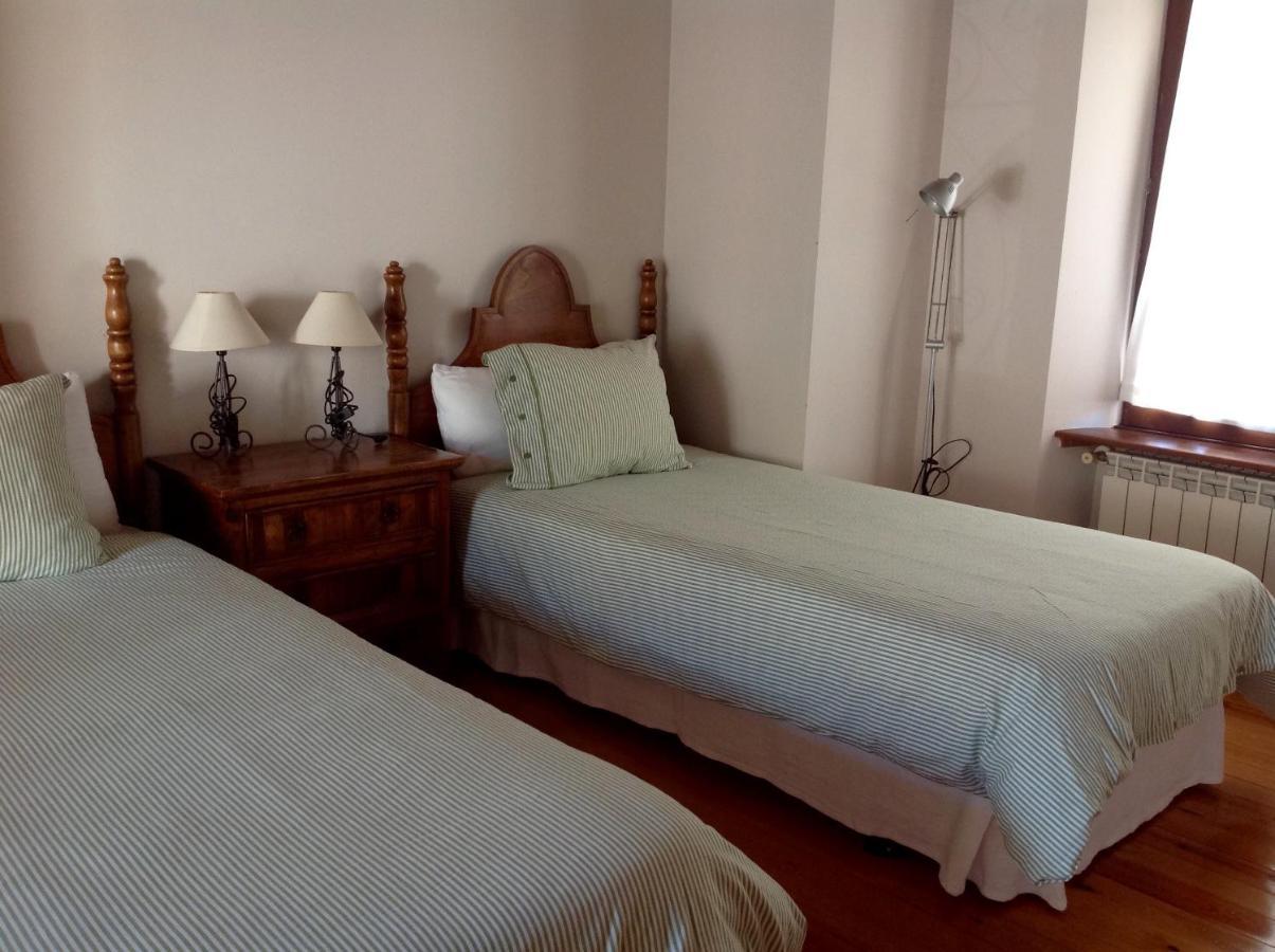 Casa De La Tila Apartment Arenas De Cabrales Luaran gambar