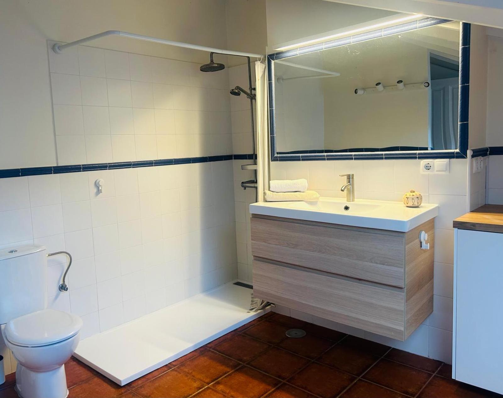 Casa De La Tila Apartment Arenas De Cabrales Luaran gambar