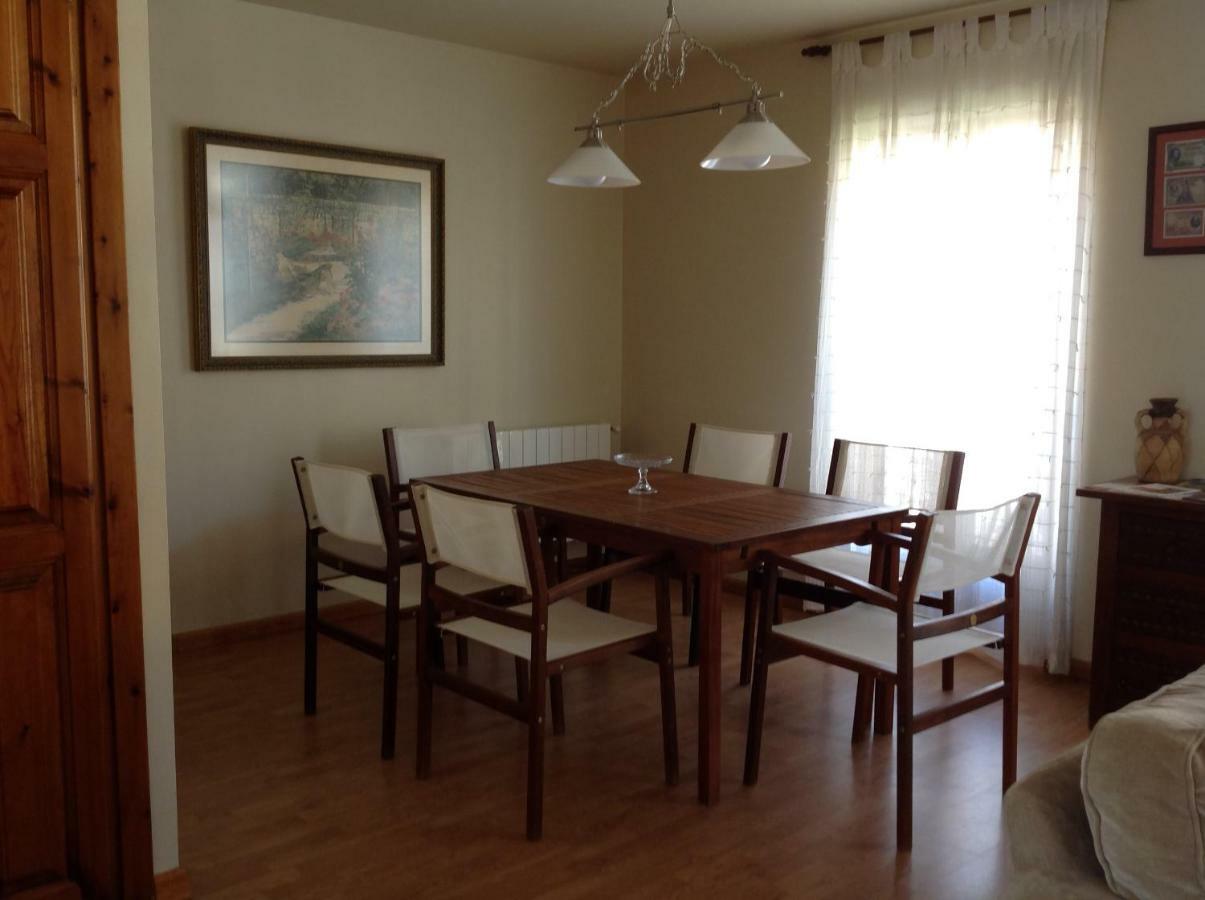 Casa De La Tila Apartment Arenas De Cabrales Luaran gambar