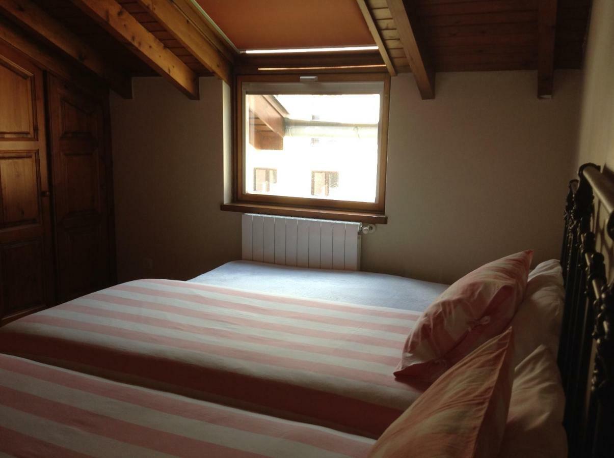 Casa De La Tila Apartment Arenas De Cabrales Luaran gambar